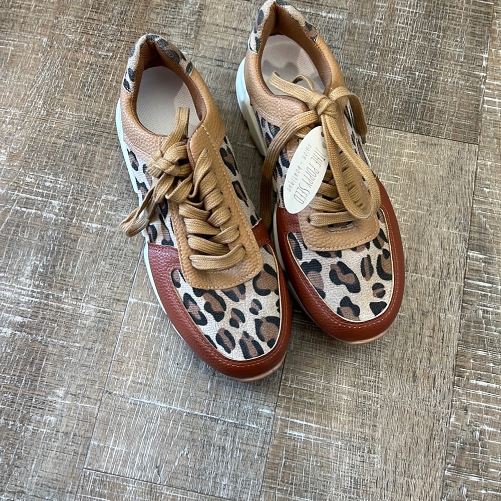Boutique Cheetah Print Shoes NWT Size 8 Run Small